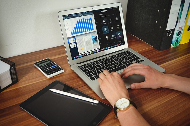 1764305775809506.jpg student-5224082_640.jpg